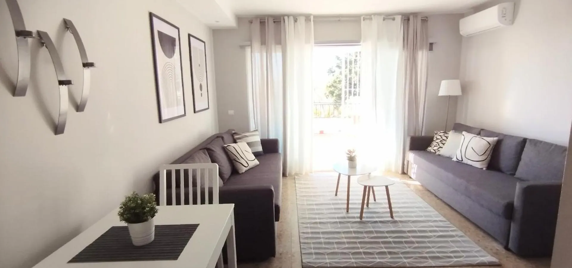 Apartamentos Los Condores Torremolinos Spain